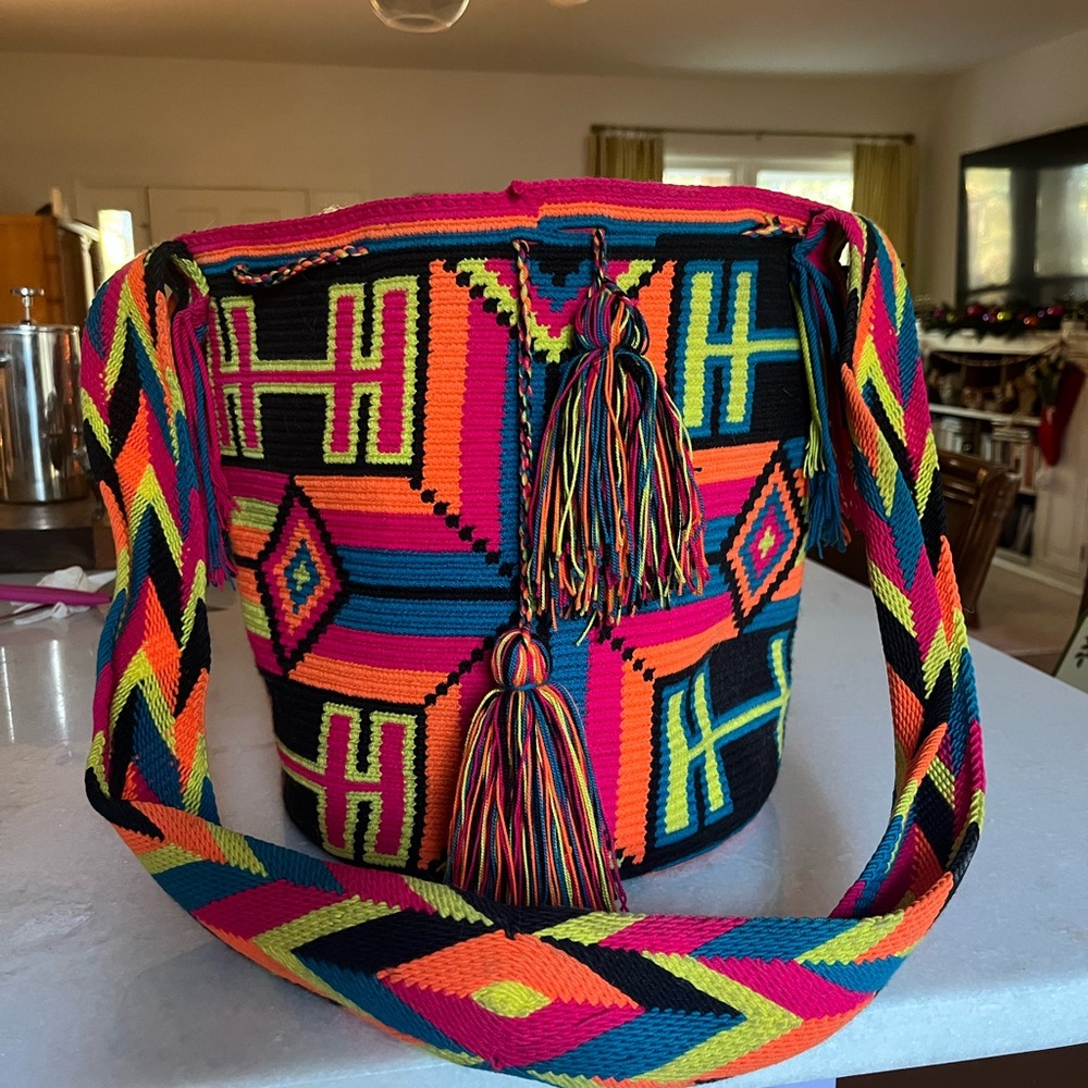 Vibrant Multicolor Geometric Shoulder Bag